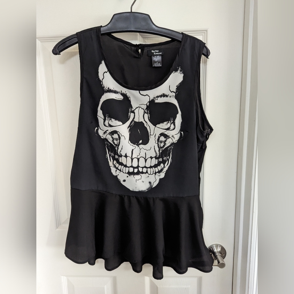 Teenage runaway skull sleeveless blouse